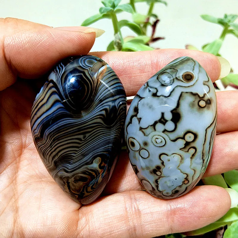 Natural silk silk agate Sardonyx agate palm stones playthings small stones and crystals healing crystals
