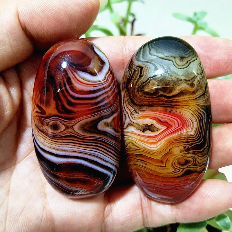 Natural silk silk agate Sardonyx agate palm stones playthings small stones and crystals healing crystals