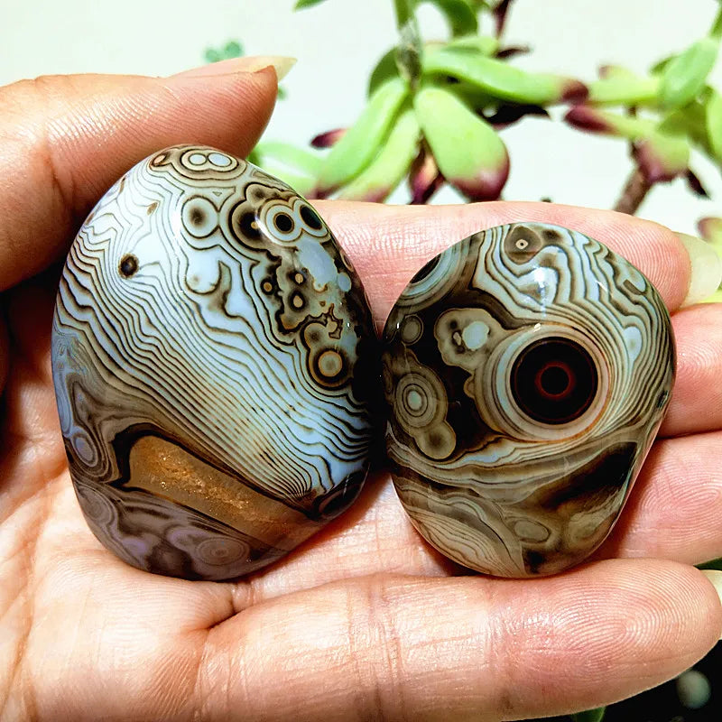 Natural silk silk agate Sardonyx agate palm stones playthings small stones and crystals healing crystals
